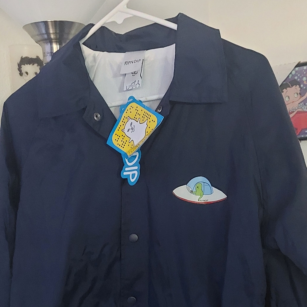Wind breaker